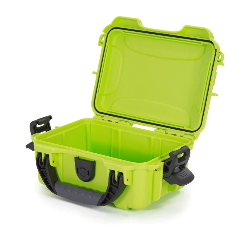 nanuk-903-lime-open-empty_1800x1800